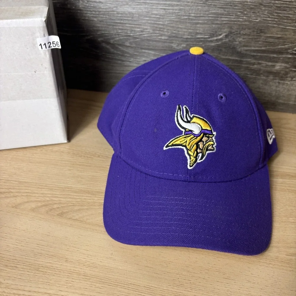 Minnesota Vikings Hat Cap Strap Back Purple Yellow NFL Football Mens New Era